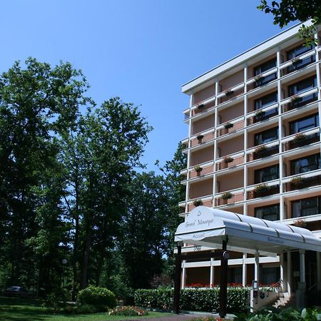 Le Grand Monarque Hotel Melun Kültér fotó