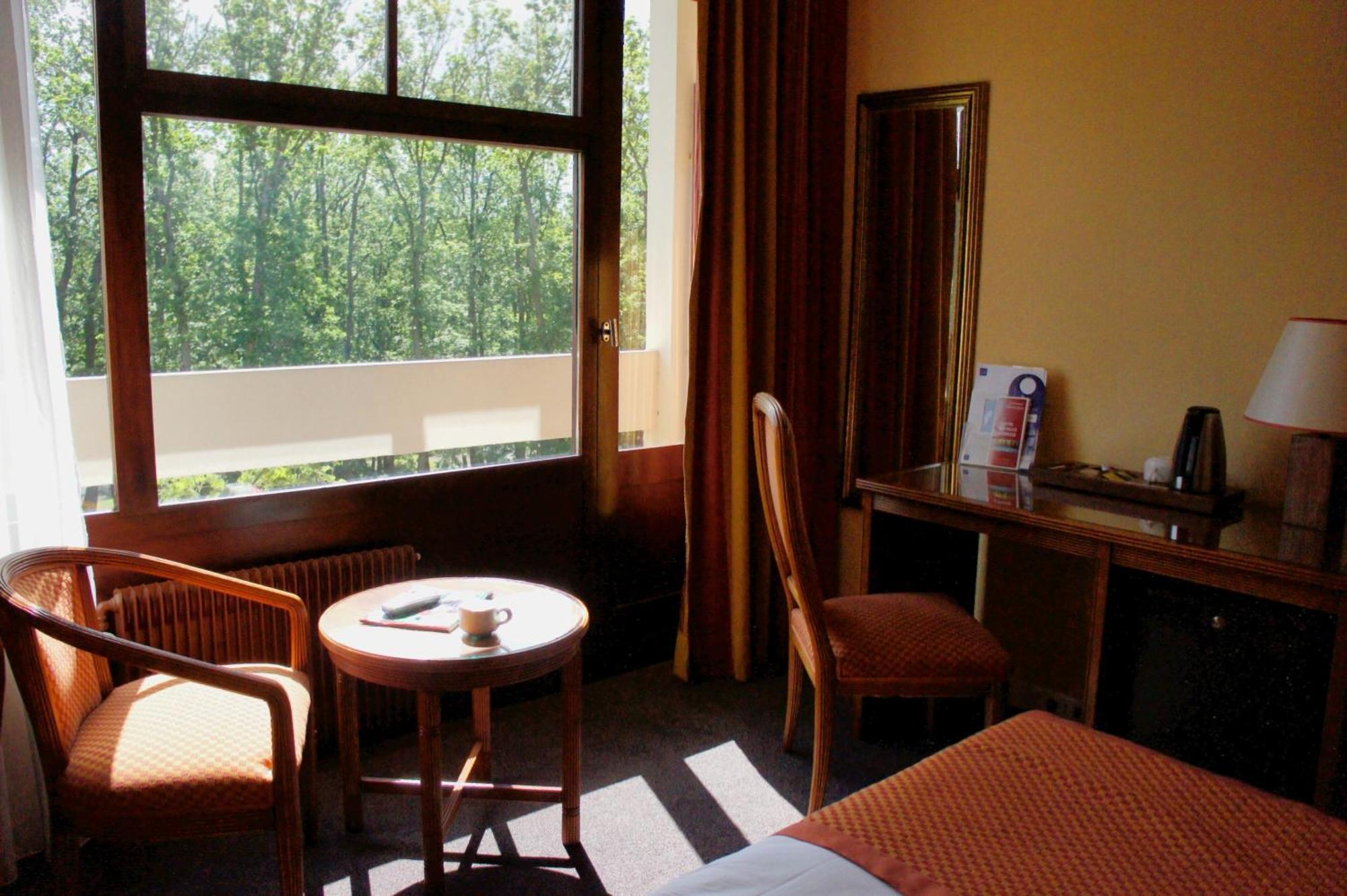Le Grand Monarque Hotel Melun Kültér fotó