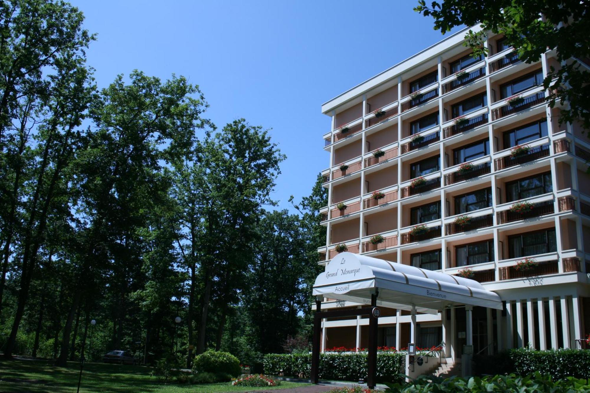 Le Grand Monarque Hotel Melun Kültér fotó