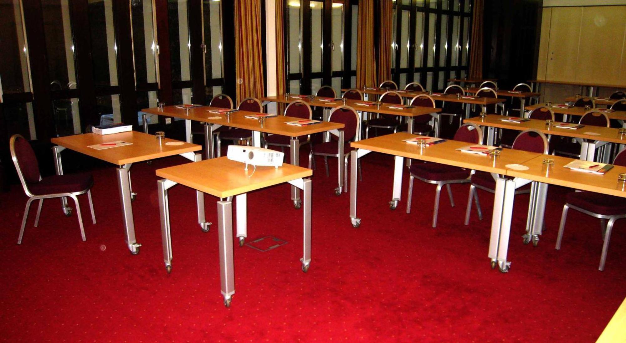 Le Grand Monarque Hotel Melun Kültér fotó