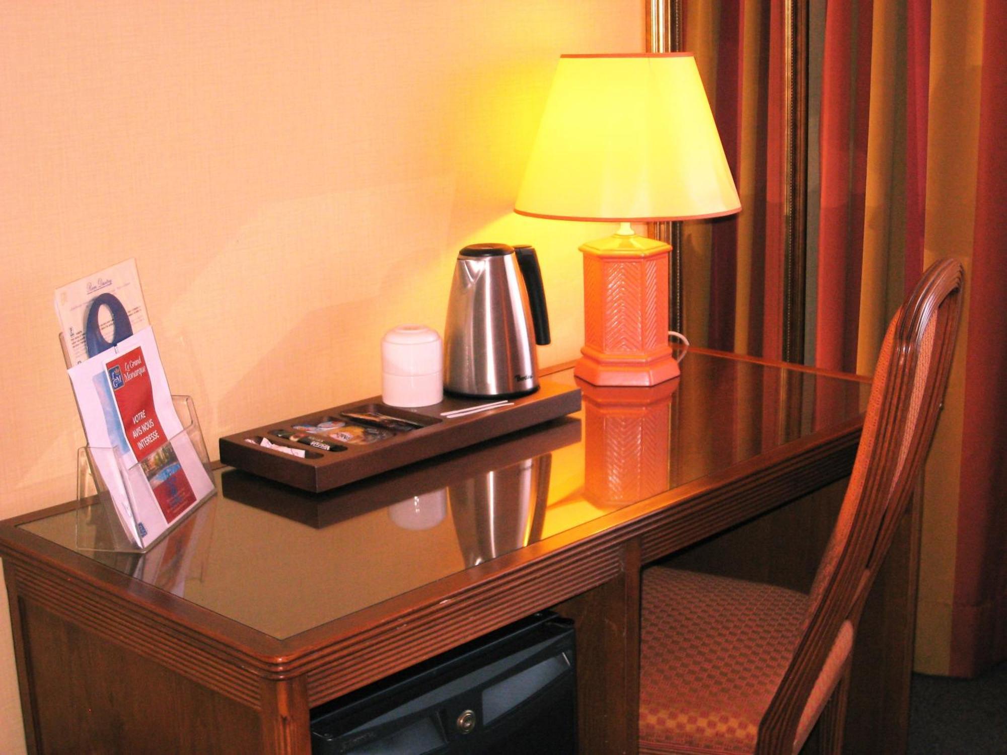 Le Grand Monarque Hotel Melun Kültér fotó
