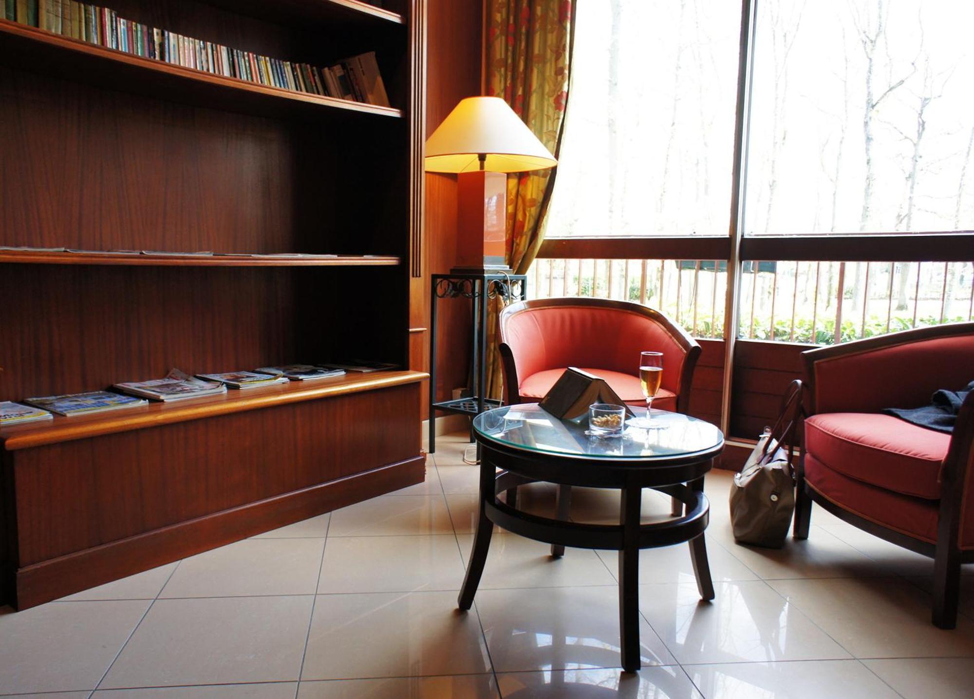 Le Grand Monarque Hotel Melun Kültér fotó
