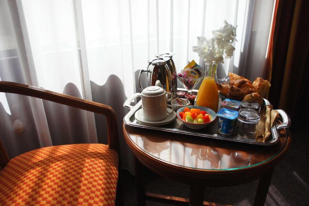 Le Grand Monarque Hotel Melun Szoba fotó