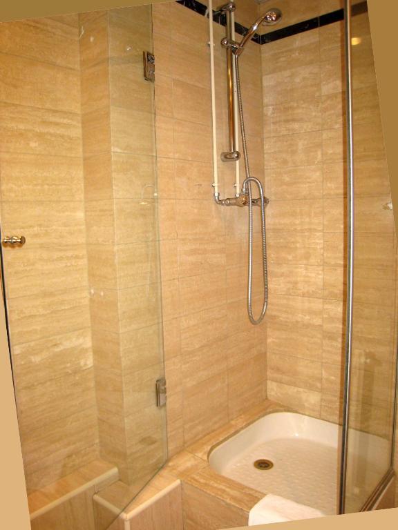 Le Grand Monarque Hotel Melun Szoba fotó