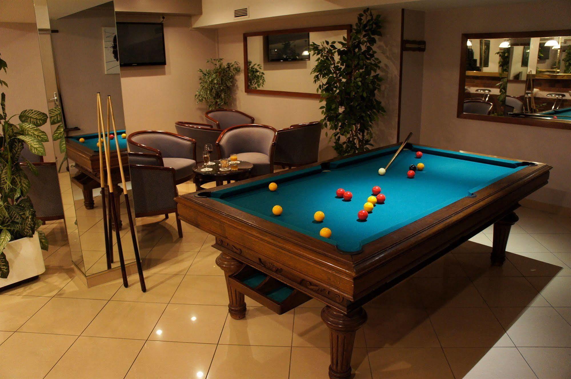 Le Grand Monarque Hotel Melun Kültér fotó
